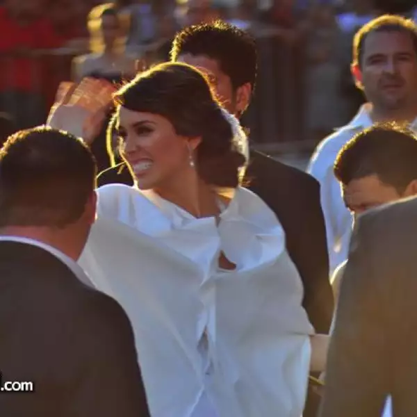 La novia llegando a la iglesia