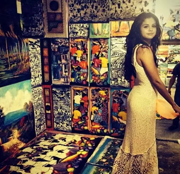 La cantante parece estar encantada con su viaje.