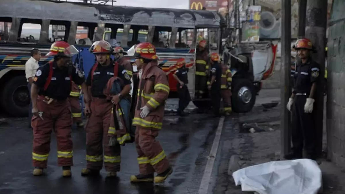 bomba en autobus guatemalteco