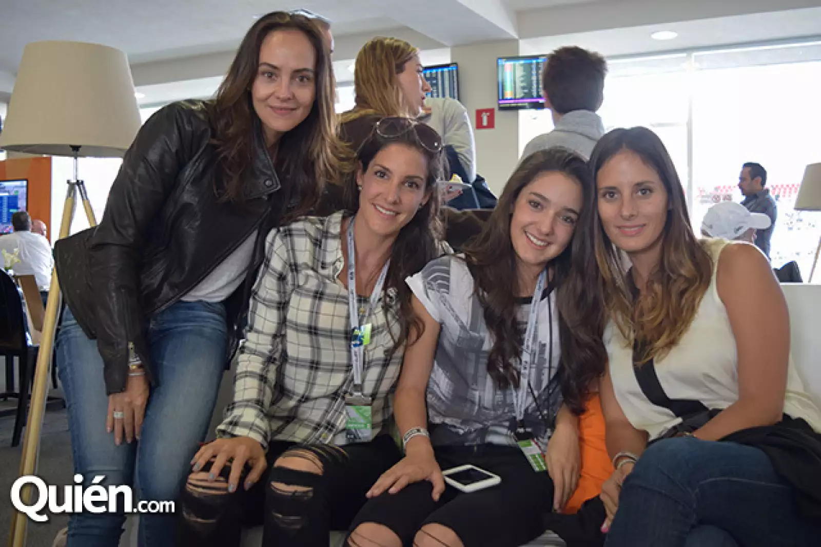 Briguitte Barrios Piccolo, Guadalupe Toca de González, Luciana González y Brenda Meyer