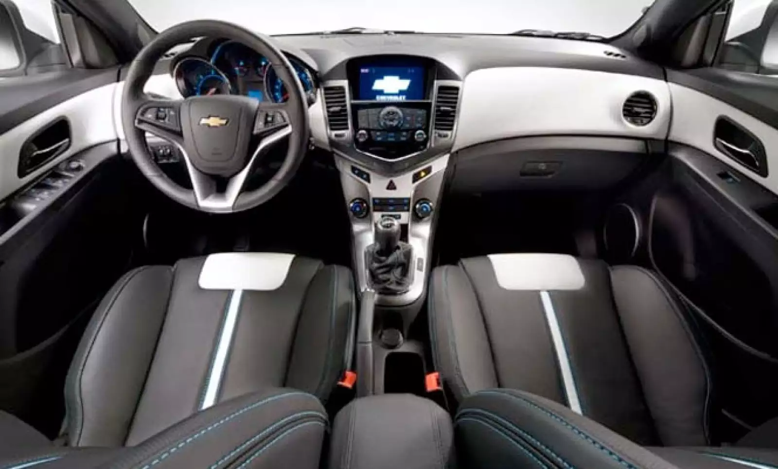 El diseño está basado en las raíces de la automotriz, con reminiscencias de su origen ligado a los aviones.