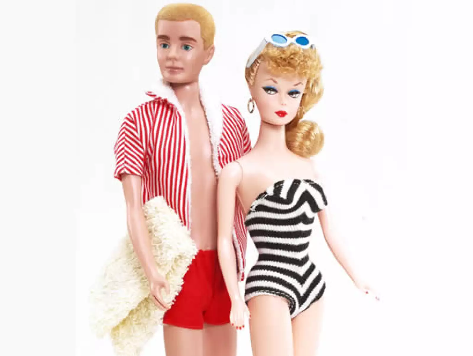 El primer novio de Barbie fue Ken, y salió al mercado en 1961, dos años después de Barbie.