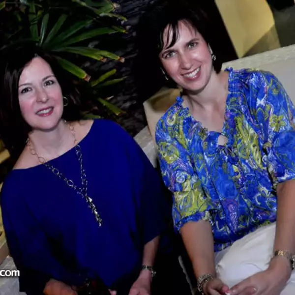 Adriana Quintanilla de Longoria y Paty Farías