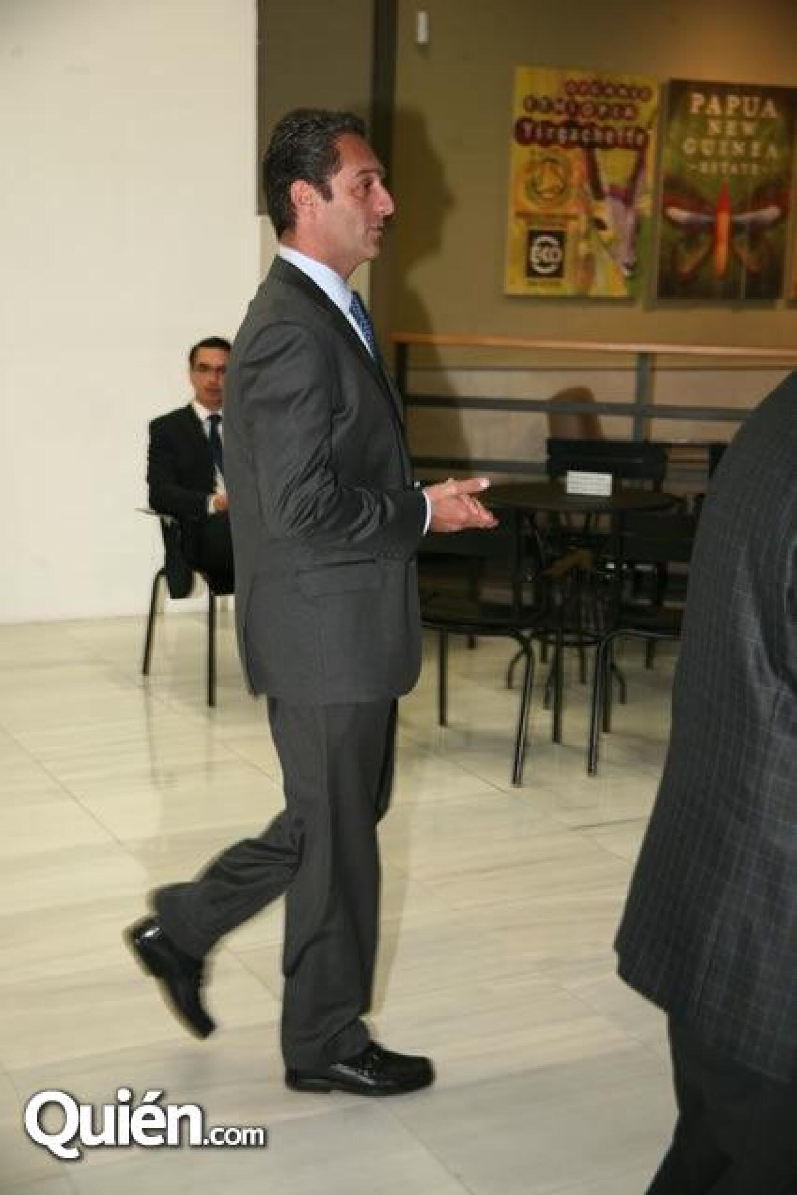 Carlos Slim inaugura Bros en Plaza Carso