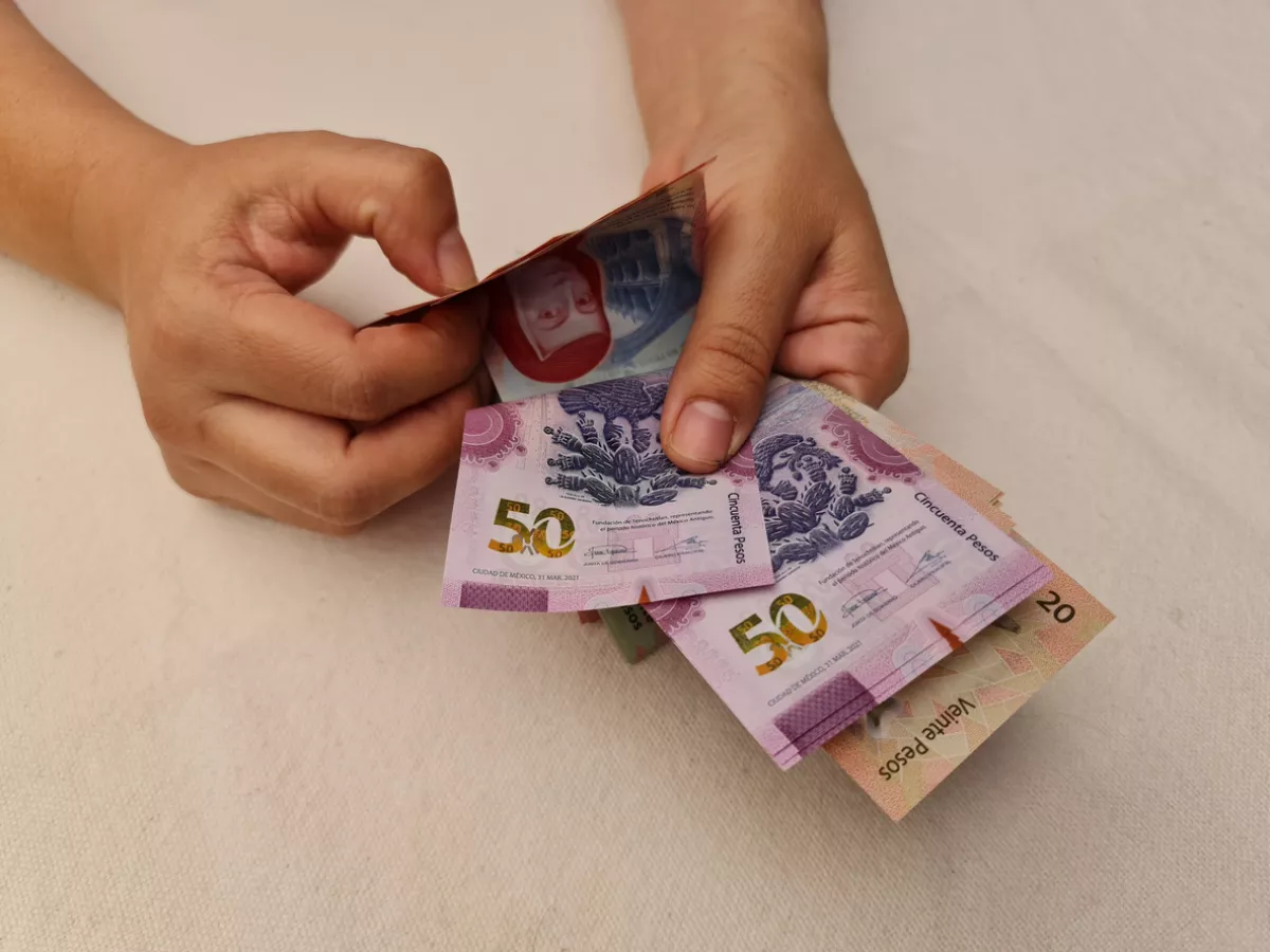 Peso mexicano hoy, 27 de mayo 2024: gana terreno frente al dólar