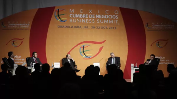 Expertos abordaron el tema de las Pymes, y la necesidad de las TI para su crecimiento.