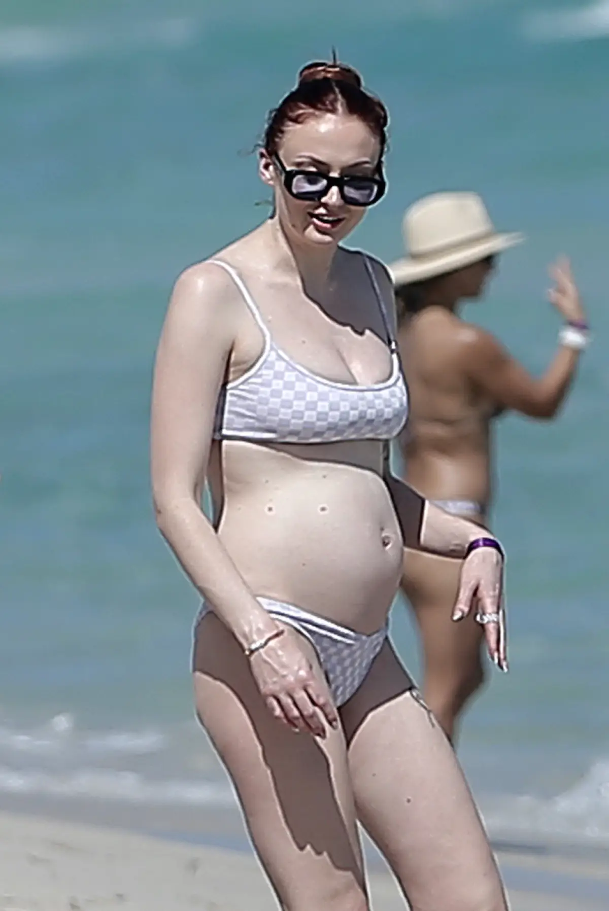 EXC Sophie Turner, Joe Jonas