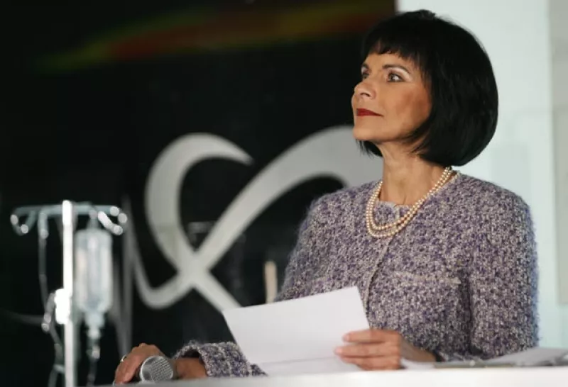 A cinco años de que lo vimos en "Amor en Custodia", el actor vuelve para grabar con TV Azteca la serie inspirada en "Grey´s Anatomy".