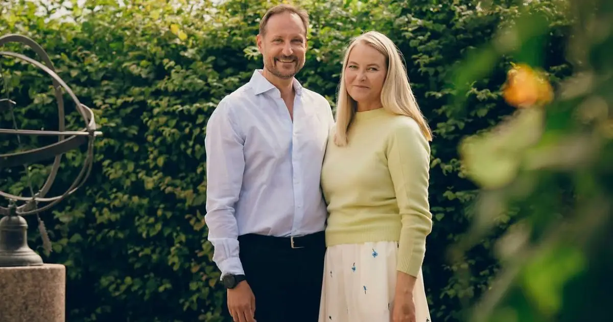 Príncipe Haakon y la princesa heredera Mette-Marit de Noruega cumplen 25 años de casados.