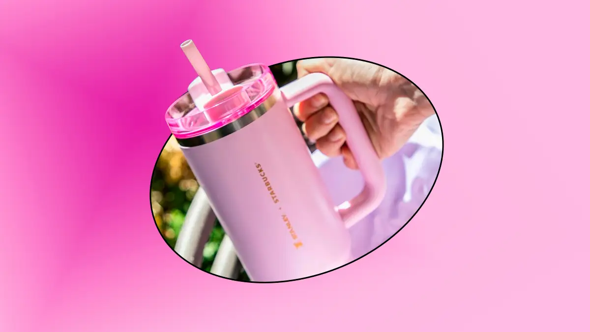 El vaso Stanley rosa de Starbucks causa revuelo y molestias en México.
