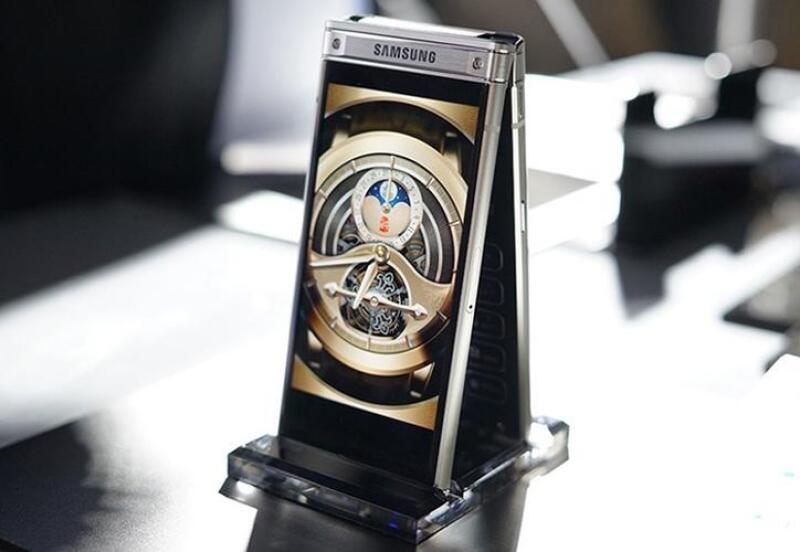Samsung W2018