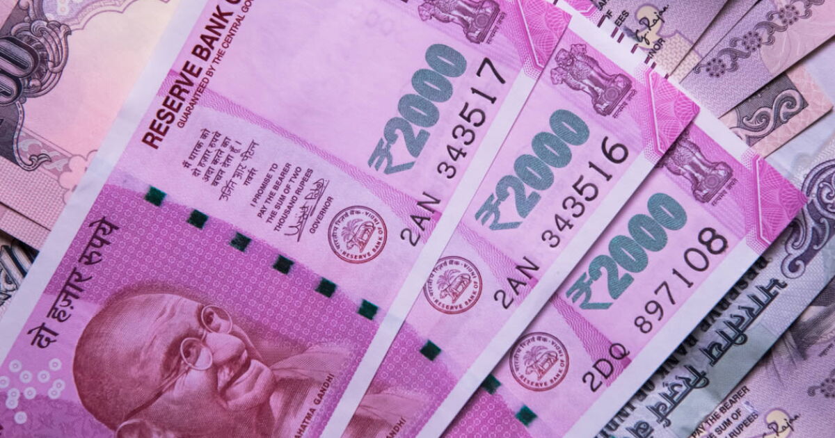 India enfrenta turbulencias financieras por nuevas restricciones del banco central sobre las operaciones cambiarias