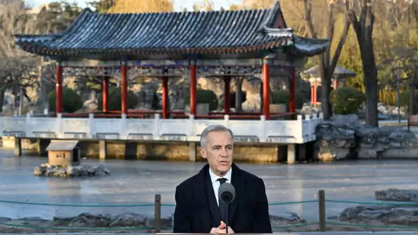 Mark Carney, primer ministro de Canadá, da conferencia en Beijing