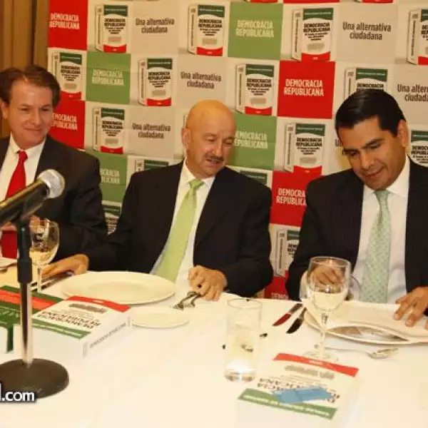 José Luis Romero Hiks,Carlos Salinas de Gortari y José Carlos Ramírez