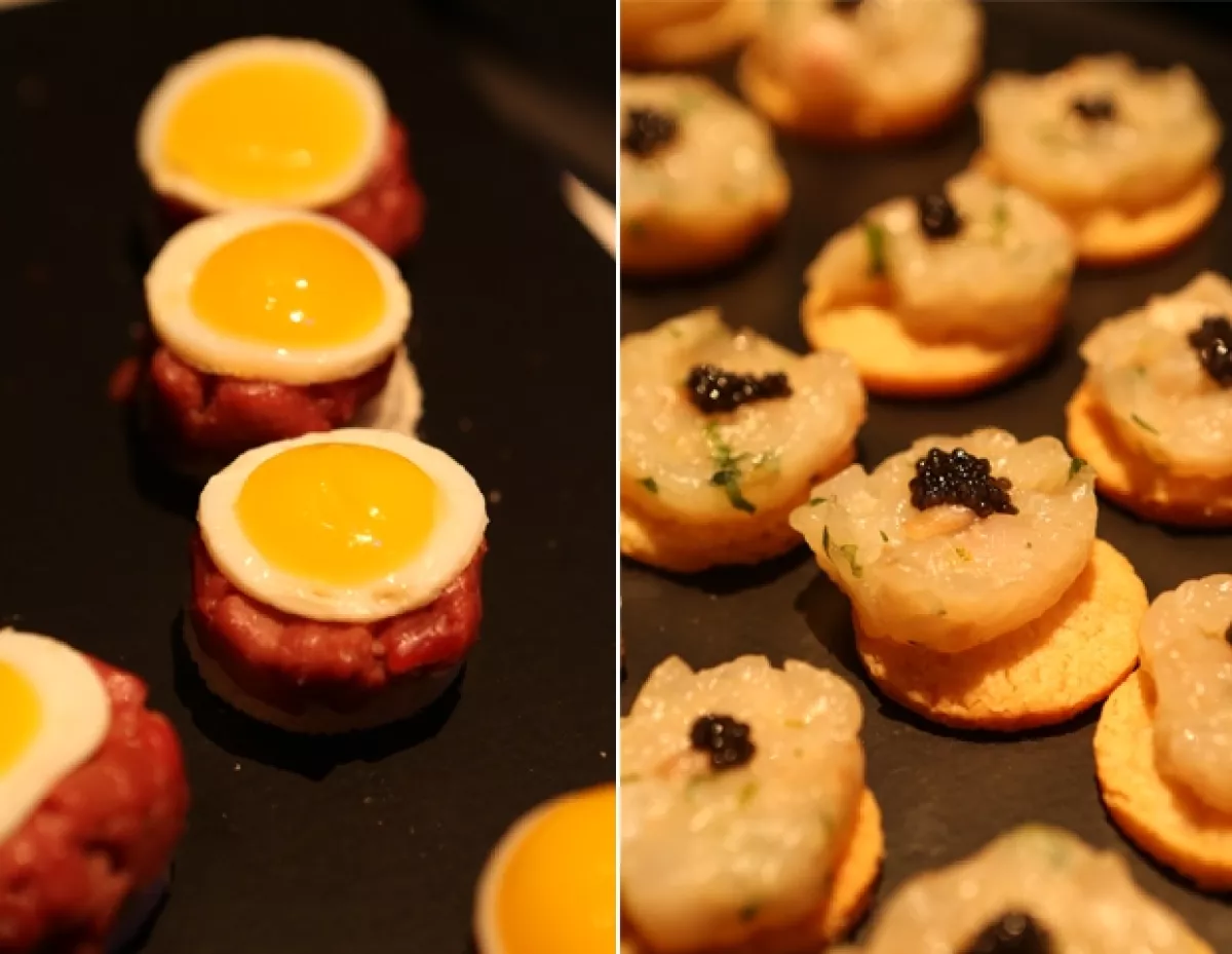 Bocadillo de tártara de carne con huevo.