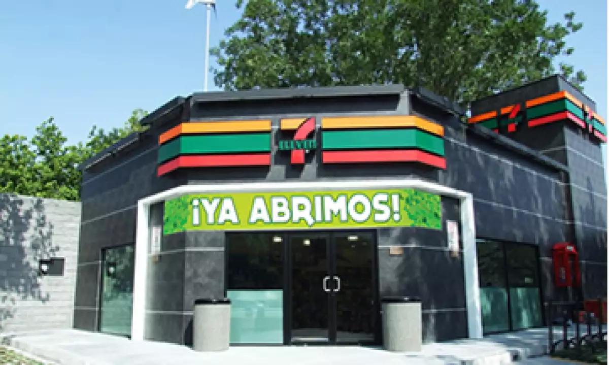 Para hacer un depósito, sólo será necesario que el trabajador presente su CURP en caja. (Foto: Cortesía 7-Eleven México)