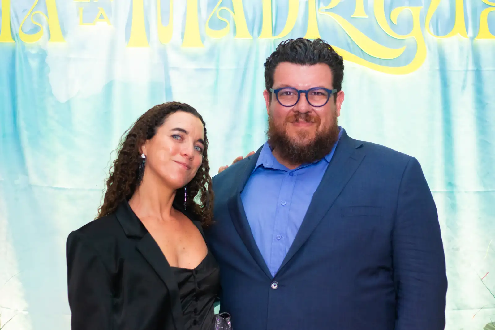ALFOMBRA ROJA Y COCTEL FIESTA EN LA MADRIGERA