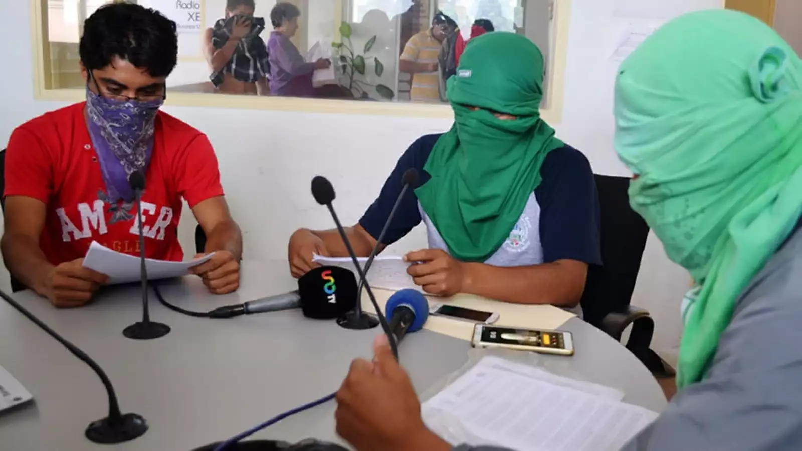 ayotzinapa 43, radio