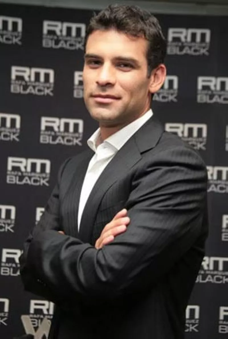 El futbolista mexicano percibirá esa cantidad en la temporada, sólo por detrás de Beckham y Henry; su compatriota Nery Castillo ganará 1.79 millones de dólares en el Chicago Fire.