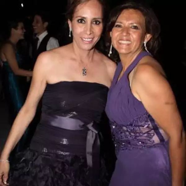 Pili Zapata y Marcela Suárez del Real de Zapata