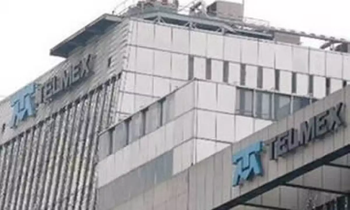Telmex opera cerca de un 70% de las líneas fijas en México. (Foto: Archivo)