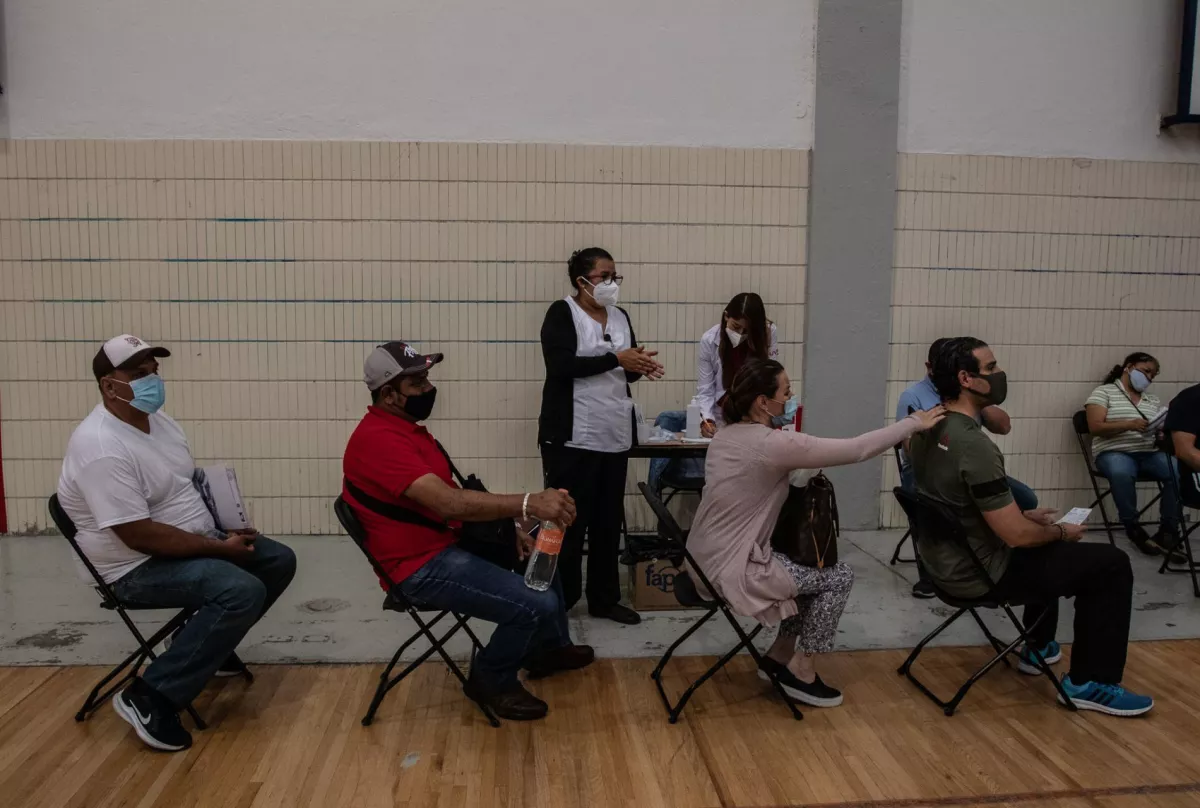 Comenzó en la alcaldía Tlalpan la jornada de vacunación contra COVID-19 para adulto de 40 a 49 años.