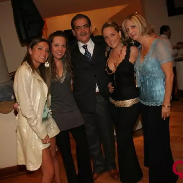 Fernanda Díaz, Paloma Villarreal, Xavier Olea, Anahi Olea, Monica Olea
