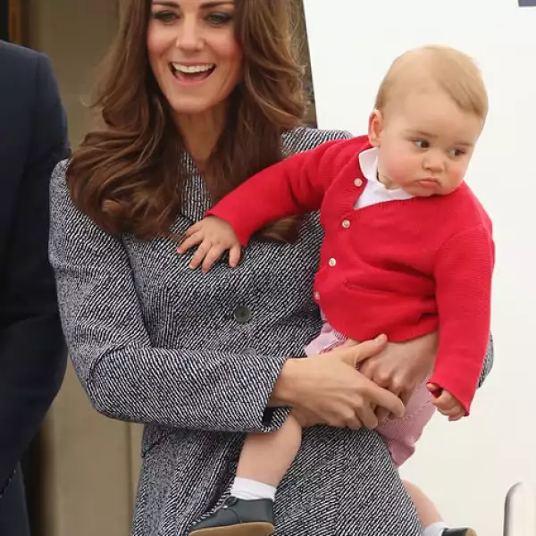 George ha ganado el `duelo´ con su mamá como el mejor peinado y vestido en varias ocasiones.
