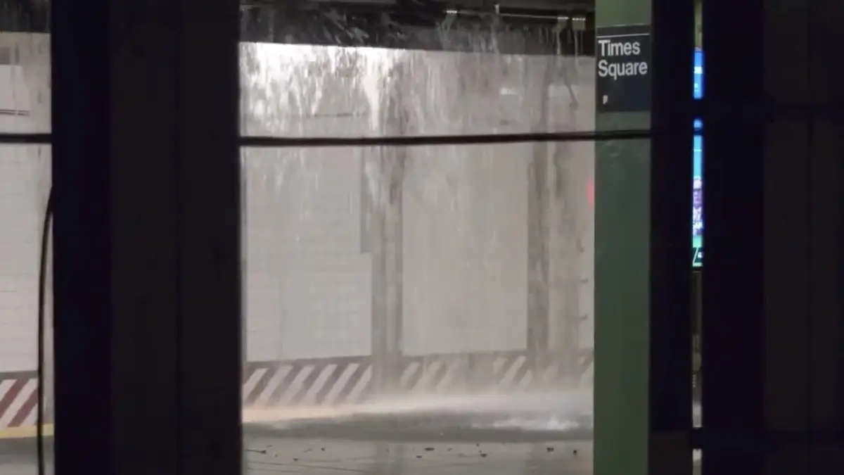 Fuga de agua en el metro de Nueva York