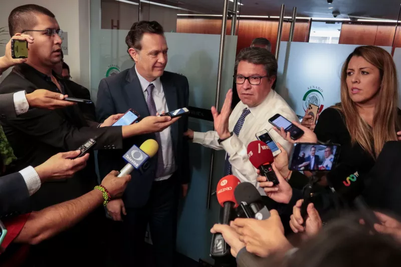 Mauricio Kuri, coordinador del PAN en Senado, y Ricardo Monreal, presidente de la JUCOPO.