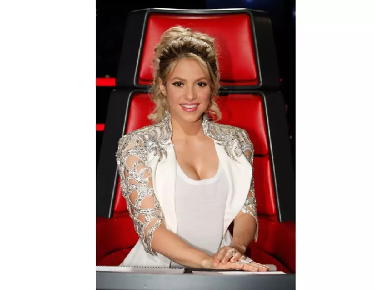 La colombiana anunció hace unos días que se retira del show pero no para siempre. De acuerdo a diversos medios estadounidenses ella y Usher están negociando para volver a ser coaches en 2014.