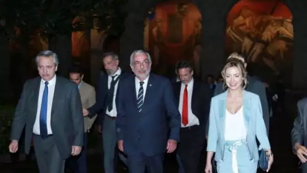 Fabiola Yáñez de visita en México.jpg