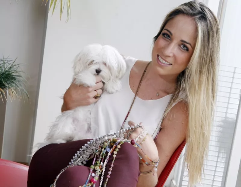 Por ahora es un sueño, pero dentro de muy poco tiempo la diseñadora pretende romper las fronteras del arte mexicano con su firma Pausa.