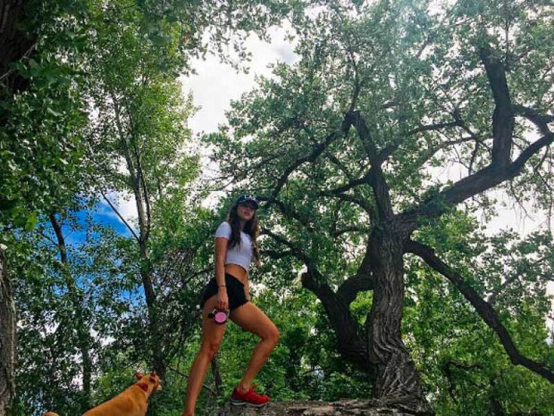 Y al parecer, incluso han compartido al mismo perrito pues en unas fotos aparece él con Eiza.