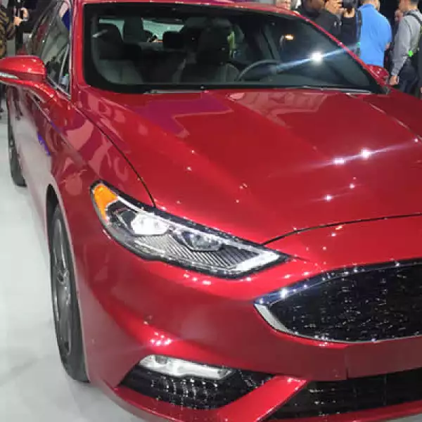 Ford presentó una versión sport de su popular vehículo.