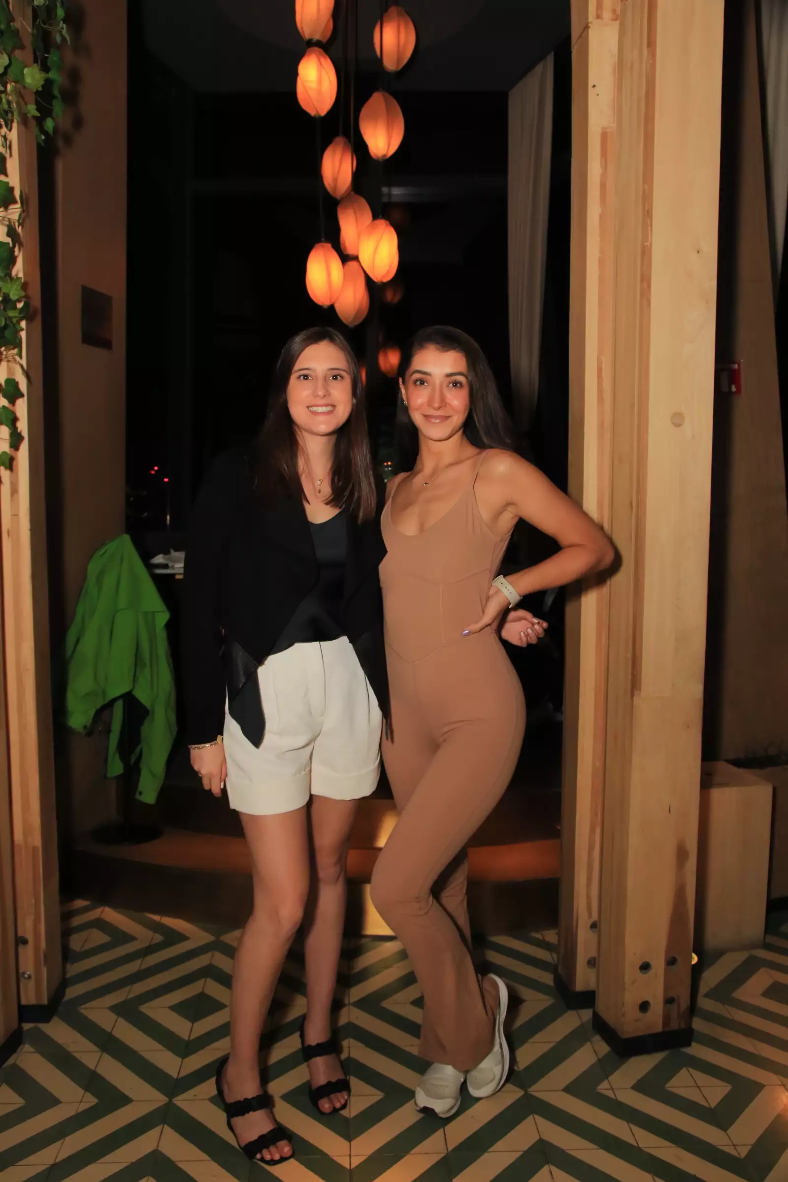 Amparo Velasco y Pamela Girault 