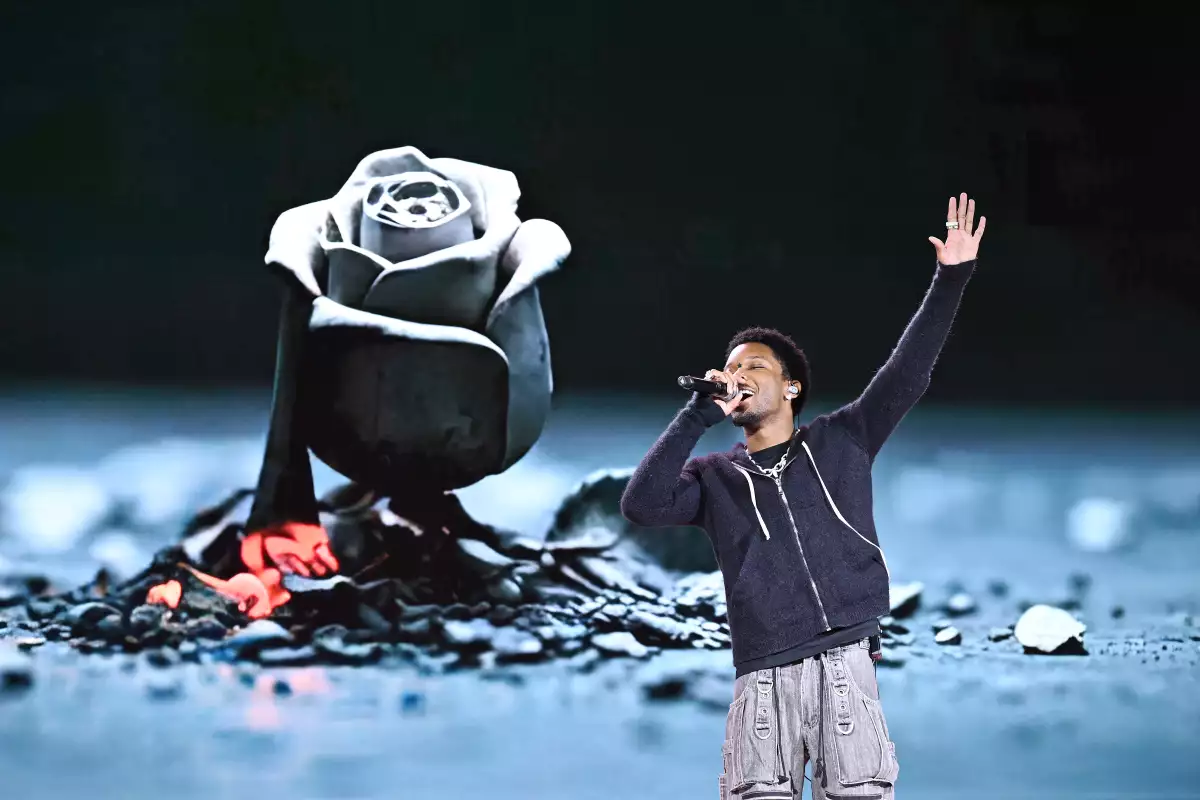 d4vd presentando su éxito "Romantic Homicide" en el evento Made on YouTube 2024.