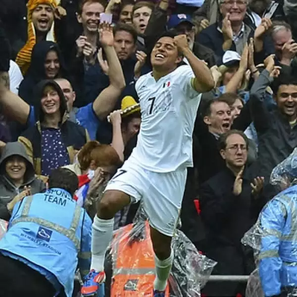 Javier Cortés celebra su gol ante Japón