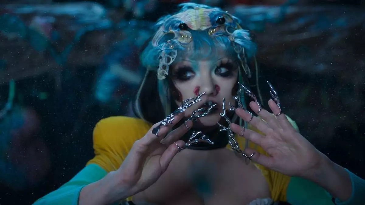 diseñadora-mexicana-viste-a-bjork