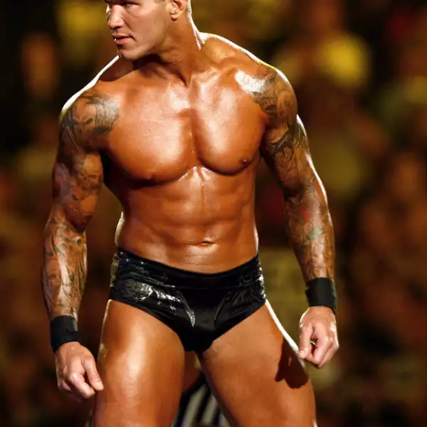 Si de músculos se trata, Randy Orton es uno de los más exitosos luchadores profesional estadounidense que trabaja para la WWE. Dentro de su carrera, ha sido 12 veces Campeón Mundial.
