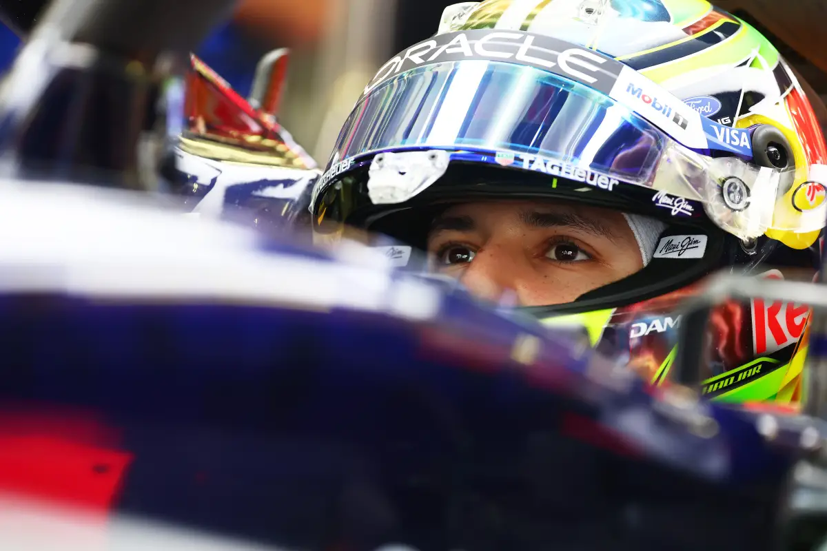 “Es bueno tenerlo a mi lado”, dice Hadjar sobre Verstappen como coequipero