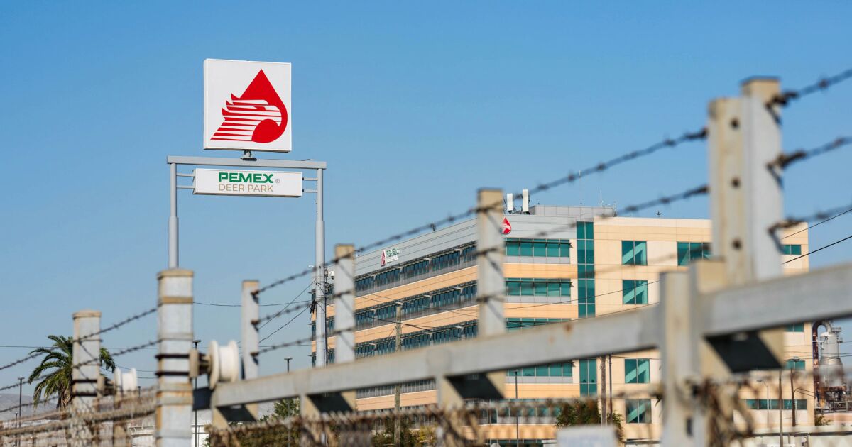 PEMEX: NUEVO ESCÁNDALO POR DERRAME EN MANZANILLO