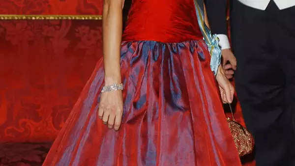 Esta semana Kate Middleton desconcertó con un estilo muy distinto al que nos tiene acostumbrados. Sin embargo, no es la única royal que ha fallado en su look, mira estos ejemplos.