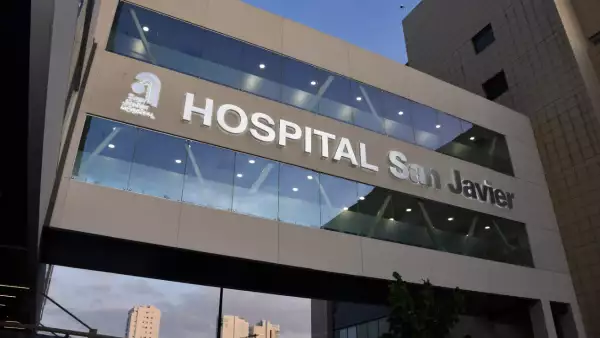 Se muestra la fachada del Hospital San Javier