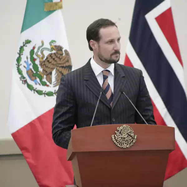 PRINCIPES DE NORUEGA EN CASTILLO DE CHAPULTEPEC