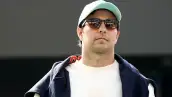 Sergio Pérez, de México, y Oracle Red Bull Racing camina por el paddock antes de las prácticas previas al Gran Premio de México de Fórmula 1, en el Autódromo Hermanos Rodríguez, el 25 de octubre de 2024, en la Ciudad de México, México. (Foto: Jared C. Tilton/Getty