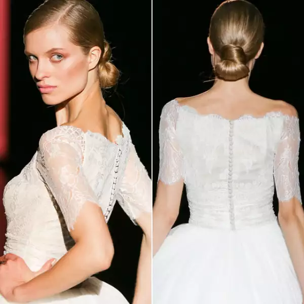 Hannibal Laguna:  Otra manera de usar un low bun en el día de tu boda es envolverlo en más pelo. Parte tu pelo de lado y verás como luce el vestido.