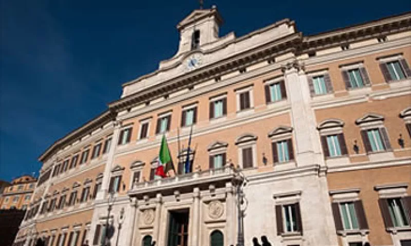 La deuda de 1.9 billones de euros es un factor que hace pensar en un próximo rescate para Italia. (Foto: AP)