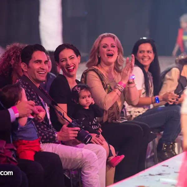 Jorge Ortiz de Pinedo, Eamonn Sean Kneeland, Claudia Lizaldi y Erika Buenfil