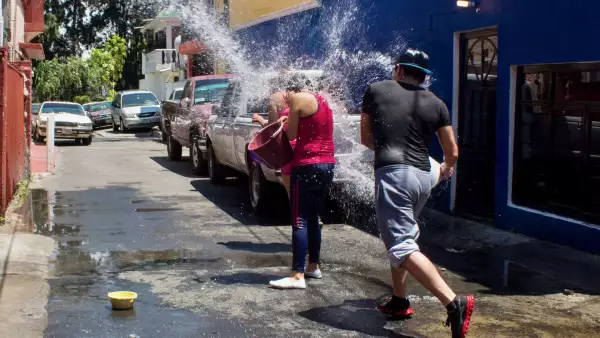 Agua y sábado de gloria